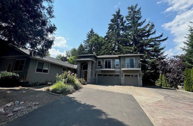 Spacious 5-bedroom 3 Bathroom Single Family House in Tigard, OR Extended Stay