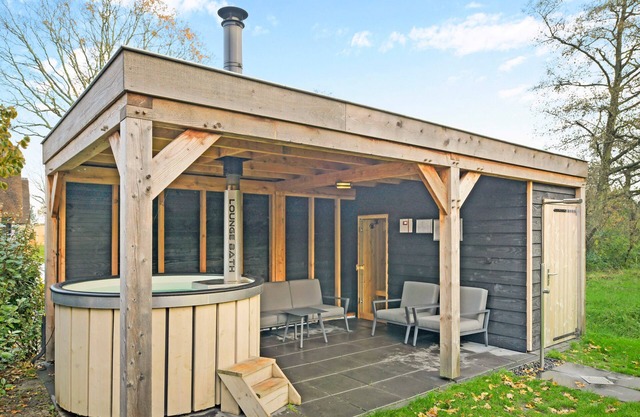 Extra luxury 4-person wellness residence in the holiday park Landal Berger Duinen