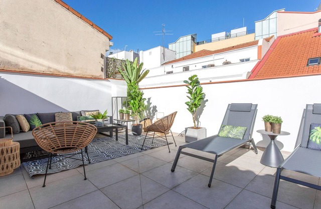 Elegant apartment near Museum Thyssen. Madrazo IV