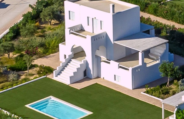 Extraordinary Naxos Villa | 5 Bedrooms | Villa Kewell | Spacious Outdoor Area with Private Pool | Pyrgaki
