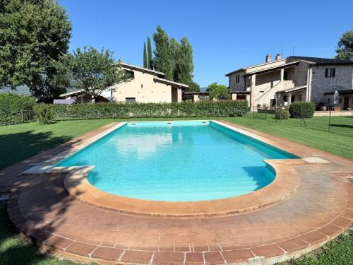 Fab villa with fenced pool, huge grounds, meditation park, child activity park