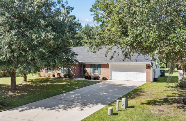 Fabulous 3-bedroom house with AC in charming Savannah