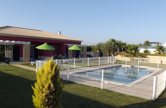 Fabulous villa, quiet place, Swimming pool, BBQ,Ac, WiFi.
