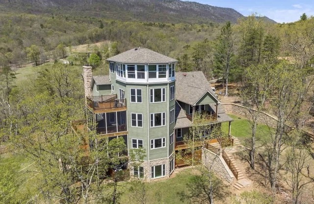 Spacious Gathering~Pool~Hot Tub~Riverfront~Game Room~Hiking~Large Decks~Screened