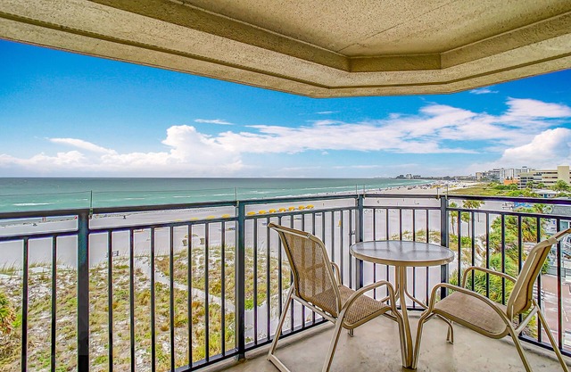 LATE JULY & AUG DATES AVAILABLE TOP FLOOR-GULF FRONT PREMIUM CONDO ⭐️⭐️⭐️⭐️⭐️ RATED