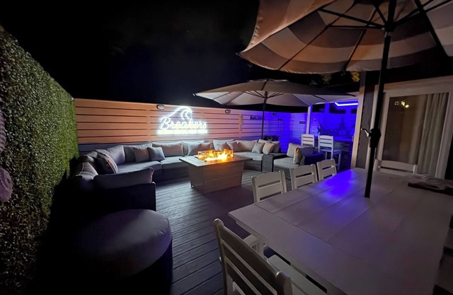 Ocean Beach Fire Island Luxury Retreat With central AC sleeps 10 Newly renovated