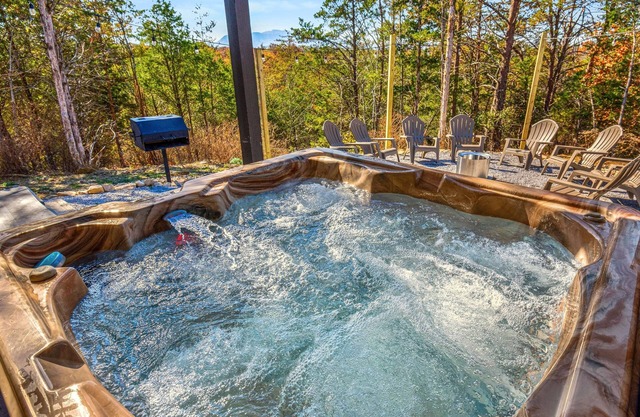 Spacious Yard + Hot Tub + Fire Pit | Smoky Cabin