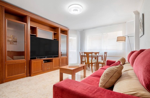 Apartamento familiar a 400m playa y tren