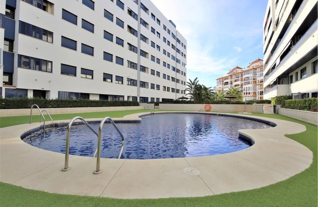 Apartamento familiar con clima, Wifi y piscinas, Cerca de playa, restaurantes y puerto de Estepona