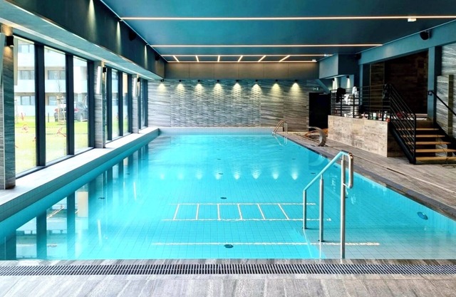 Family apartment with swimming pool, saunas, 5 minutes from the beach