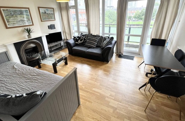 Family aprt close to central LDN