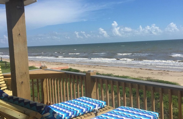 Nuevo - FRENTE A LA PLAYA con vistas panorámicas de la costa del golfo.