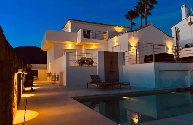 Villa familiar en la playa - Piscina privada (climatizada) - 8 pers - Estepona