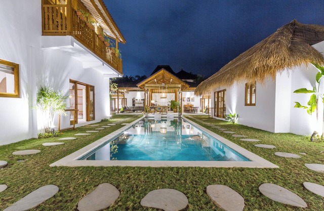 Nueva villa de ensueño familiar en el distrito Oberoi de Seminyak