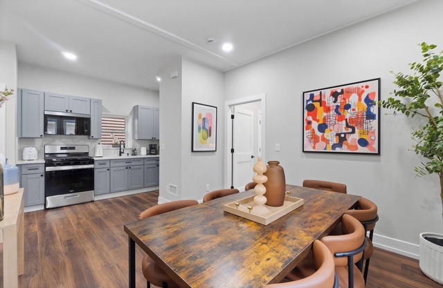 City Duplex Group Stay / Near NYC & Private Parking