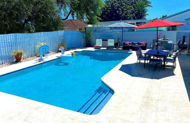 Bright Villa, Heated Pool, 2 Kings, by Everglades, Biscayne & Keys