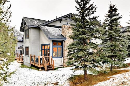 Family Friendly 3 Bedroom Vacation Rental In West Keystone Resort Along The Snake River With Pool And Hot Tub