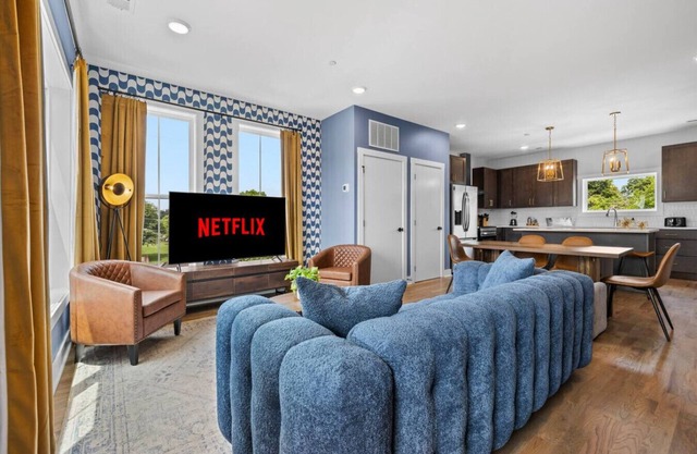 Family-Friendly 3BR Townhouse | GameRoom & Balcony