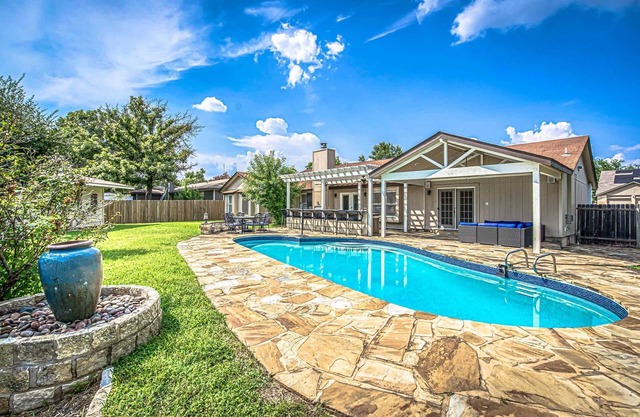 Family-Friendly 3BR w/ Private Pool & BBQ in SW Austin