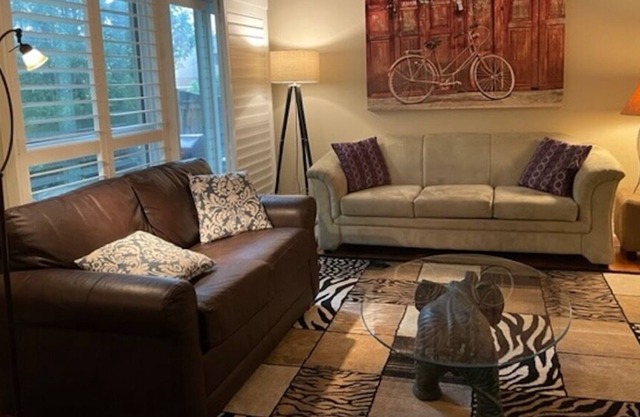 Family Friendly 4 Bed, 4 Bath Collingwood Townhome
