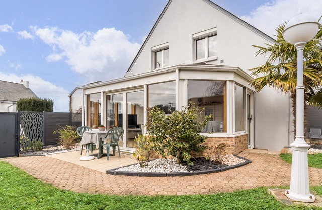 Casa familiar con jardín, cerca del mar, WiFi, para bebés y mascotas en La Baule
