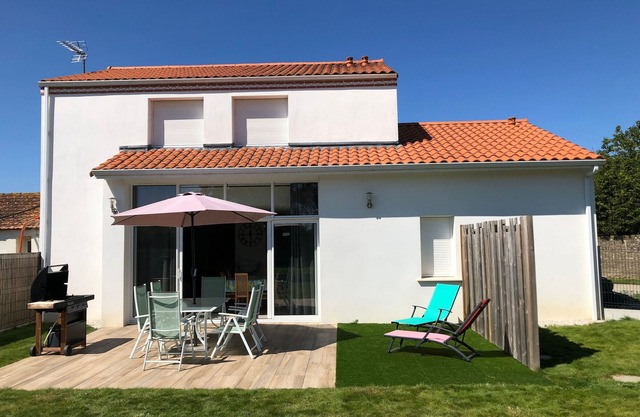 Casa rural renovada con jardín, terraza y wifi en Pornic, cerca de playa y comercios