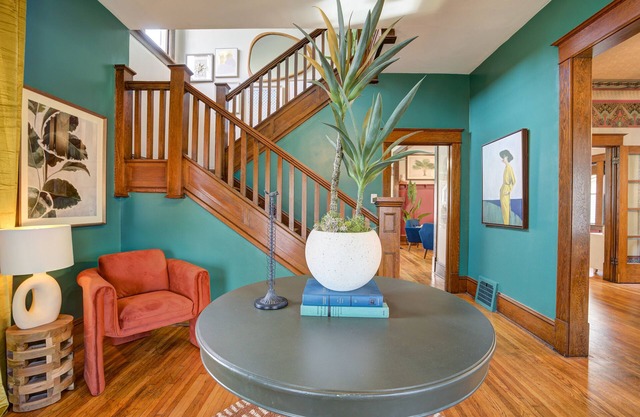 ✨️Family Friendly Getaway✨️Small or Large Groups Welcome - Eclectic Design Gem!