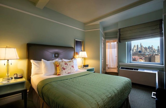 Family-friendly! Suite w/ Kitchenette, Walking Distance to Central Park!