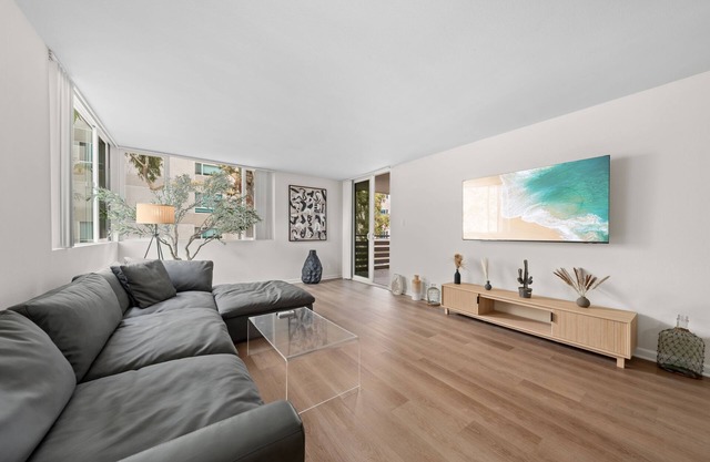 Family-Friendly 2BR at Marina Del Rey