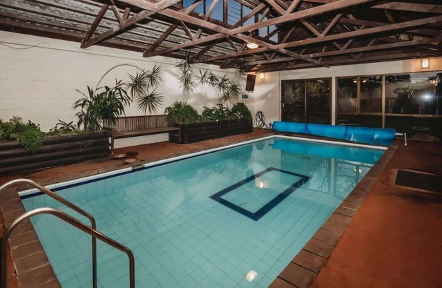 Family Fun - 4BR home with swimming pool and spa