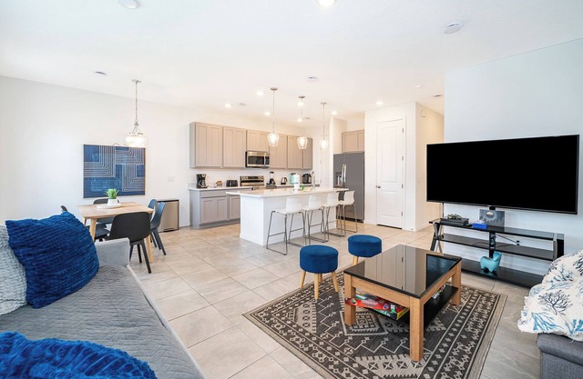 Family Getaway + Parks Nearby + Resort Amenities - Davenport