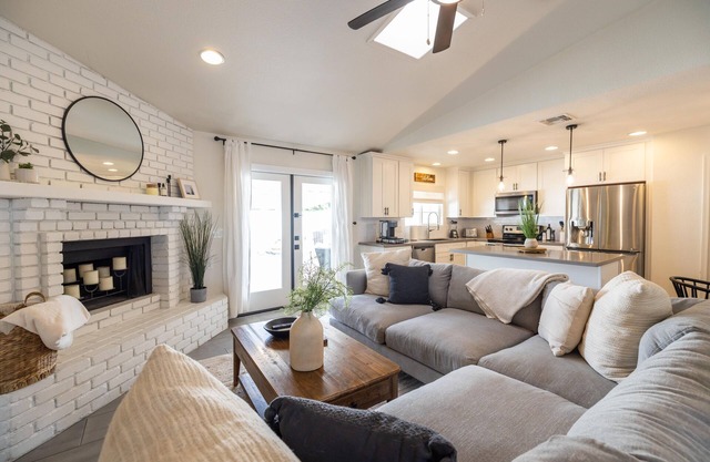 The Cutest Hideaway w/ Heated Pool & Ping Pong