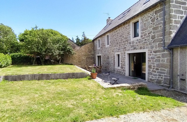 Family home between countryside and ocean, 800m from beaches