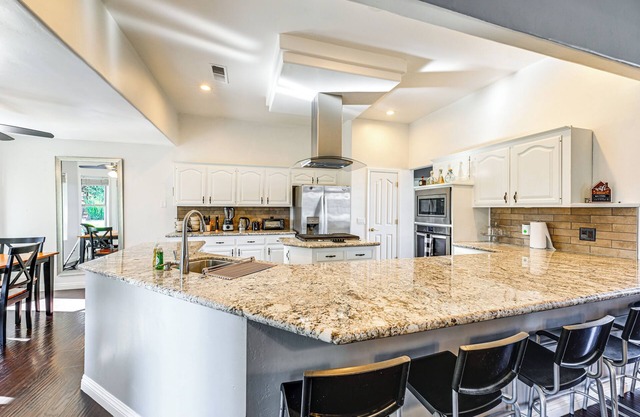 Family Home in Bakersfield w/ Zip Line