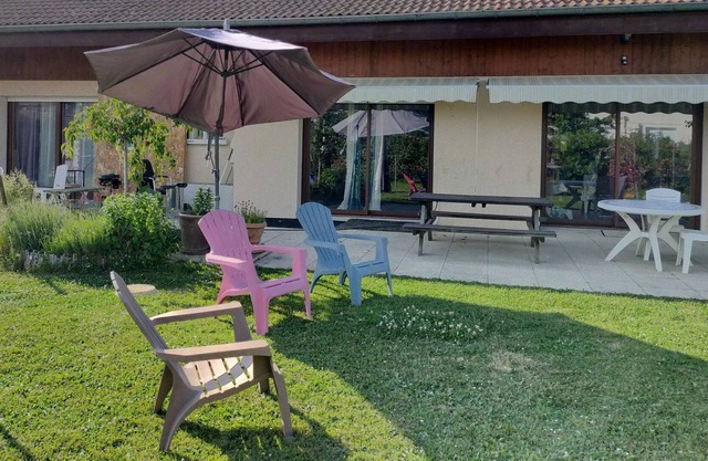 Family house 500m from the lake ... Large garden