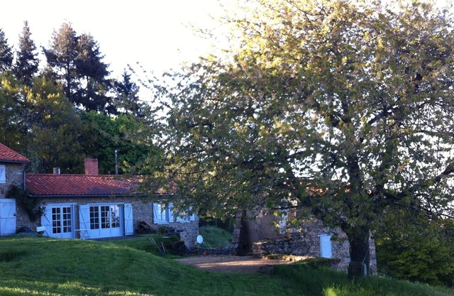 Casa para parejas y familia en 7ha de domaine privé. Montagne et vignobles.