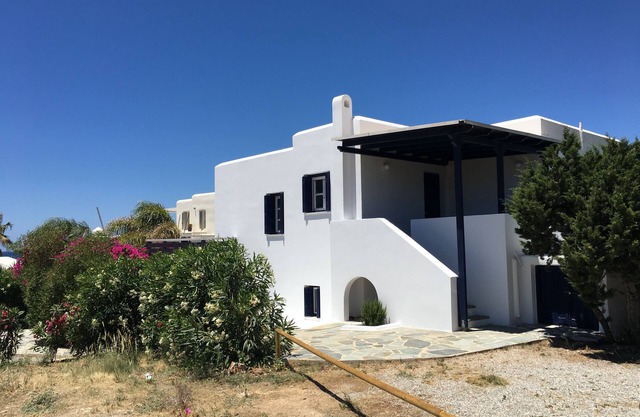 Votsalo casa familiar con 2 b / r, jardín privado, junto a la playa