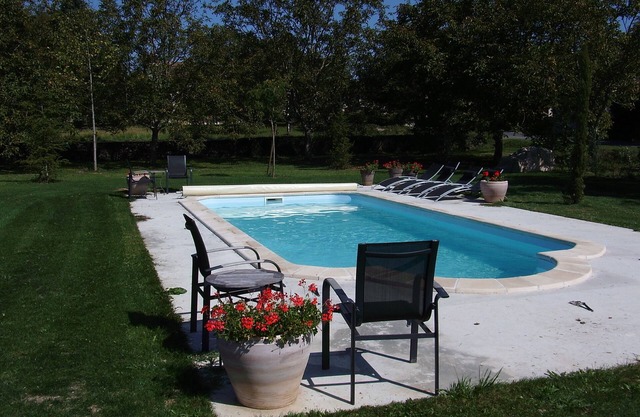 FAMILIA ALOJAMIENTO AMPLIO COMODO 10 PERSONAS PISCINA PRIVADA