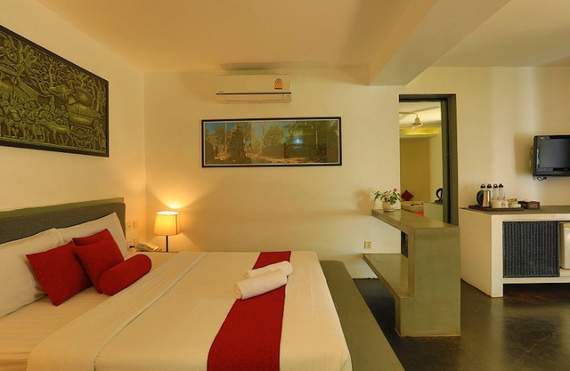 Family Suit with private pool - Free pick up
