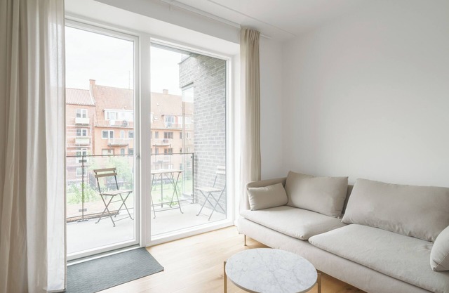 Fantastic 2-bed apartment with balcony - 384