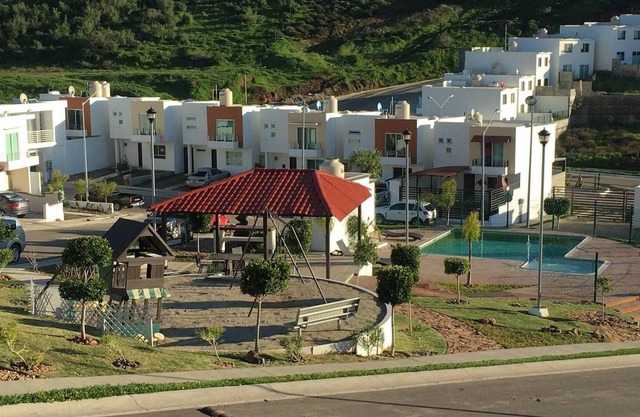 Fantástica y hermosa casa cerca de la playa para relajarse pero lista para los negocios
