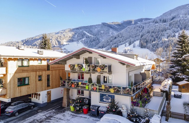Fantastic detached chalet near the center of Kaprun