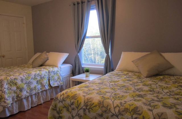 Fantástica casa de lujo * Bañera de hidromasaje, ropa de cama incluida, mesa de billar * Habitación de 6 camas, wi-fi nr todo