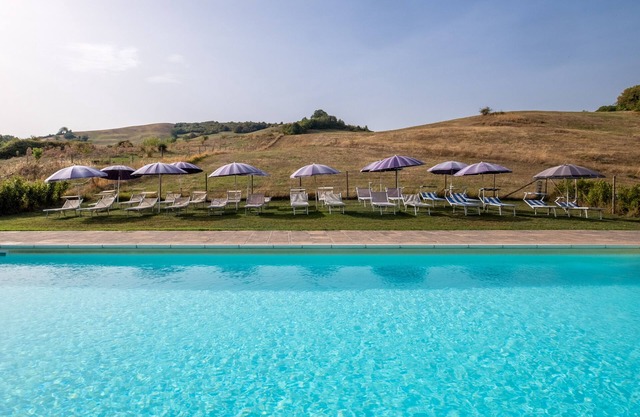 Casa rural "Ginestra" con piscina compartida, jardín privado y Wi-Fi