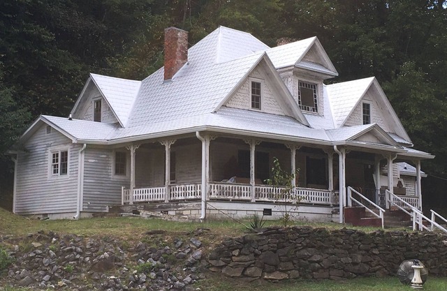 Lake Lure area farmhouse, mtn stream, 63 acres de bosques, 21 min del lago Lu