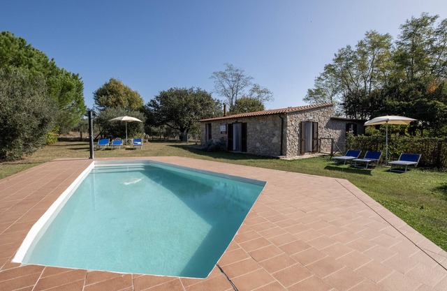 Casa rural "Roccia" con piscina compartida, terraza privada y Wi-Fi