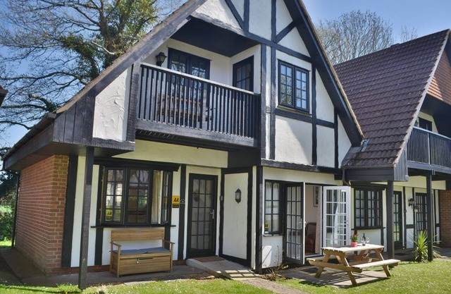36 Tudor Court, Tolroy Manor