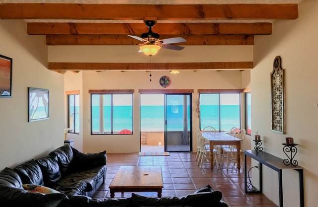 Escapada frente a la playa en Sandy Beach con Wi-Fi