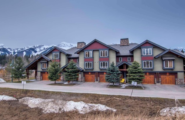 Fernie - Pinnacle Ridge Chalet 45-101