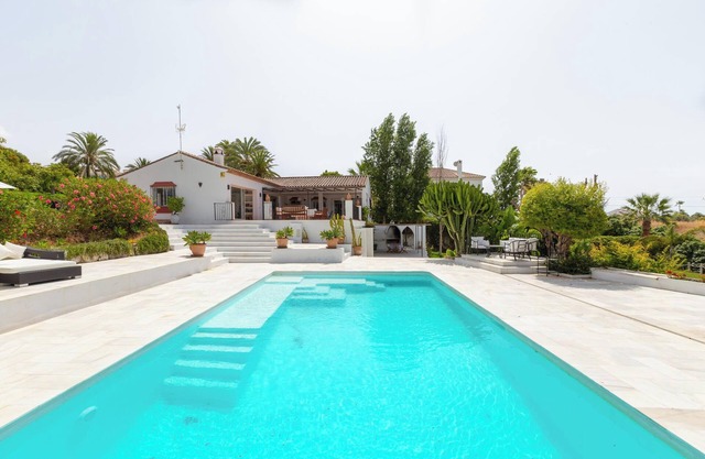 Finca "Almijan Alegria" con vistas al mar y a la montaña, piscina y Wi-Fi